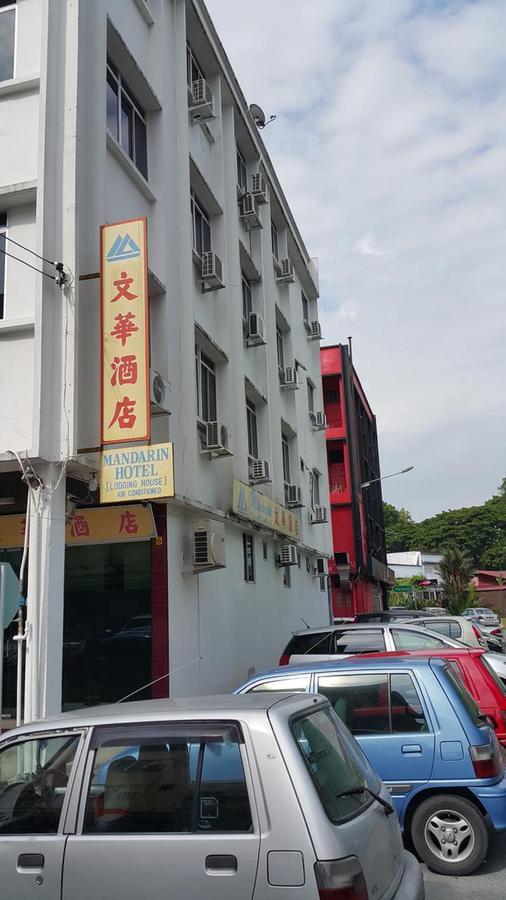 Mandarin Hotel Kuching Esterno foto