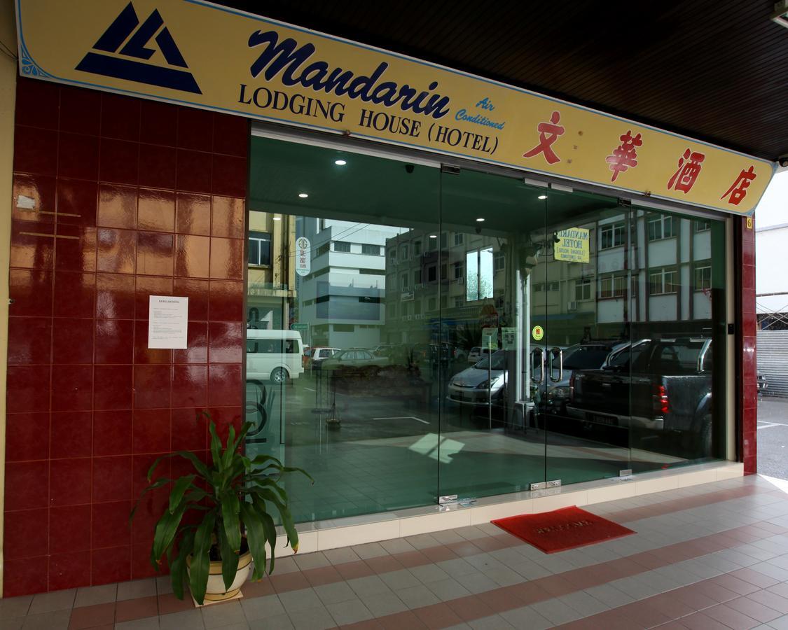 Mandarin Hotel Kuching Esterno foto